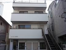 【港区】赤坂には真白いマンションが似合います