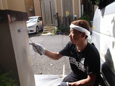 20140905外壁塗装T様邸塀1下塗りP9055684-s.JPG