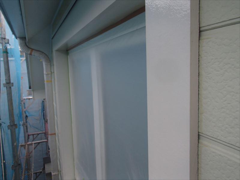 20170410外壁塗装駒崎様邸窓枠1下塗りP4101890_s.JPG