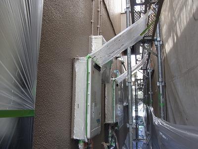 （11）給湯器の養生　外壁塗装_遮熱塗料_世田谷区K様邸.jpg