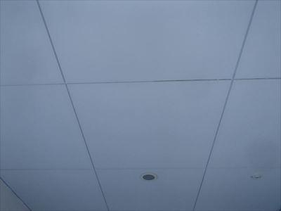 20150702外壁塗装K様邸ガレージ内天井塗装P7026570_s.JPG